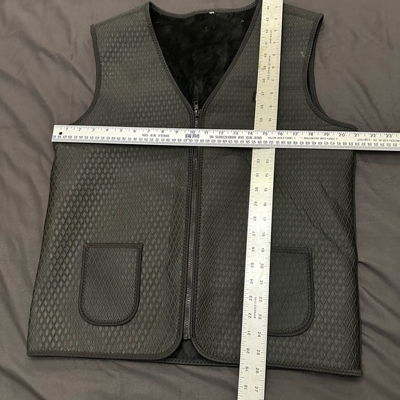 Battery Operated Heated Vest. - Picture 2 of 3